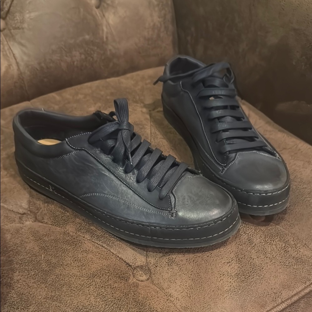 John Varvatos midnight blue/ Black Leather Sneakers with Textured Finish